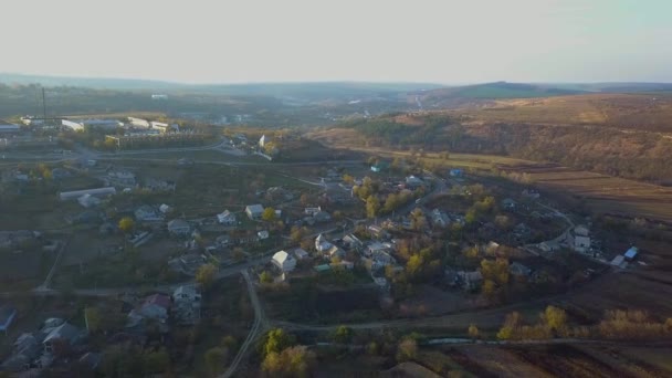 Κάμερα Πτήση Πάνω Από Μικρό Χωριό Δημοκρατία Της Μολδαβίας Της — Αρχείο Βίντεο