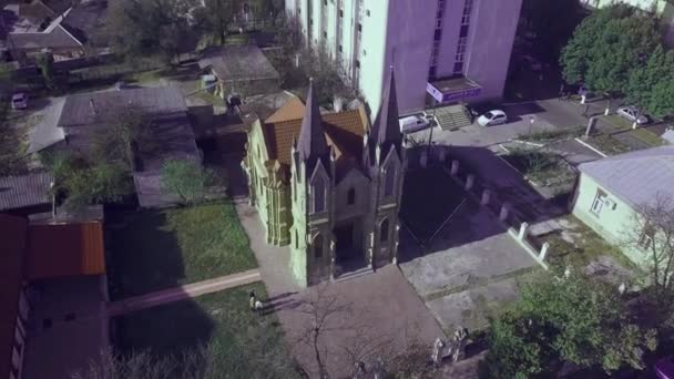 Una Pequeña Ciudad Europea Con Una Iglesia Centro Orhey República — Vídeo de stock