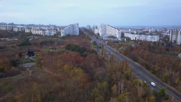 Flyg Över Gamla Träkyrkan Utkanten Staden Kishinev Moldavien Republik — Stockvideo