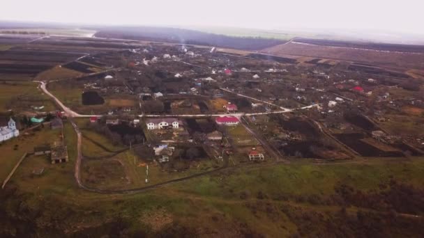 Vista Aérea Pequeño Pueblo República Moldavia Paisaje Otoñal — Vídeos de Stock