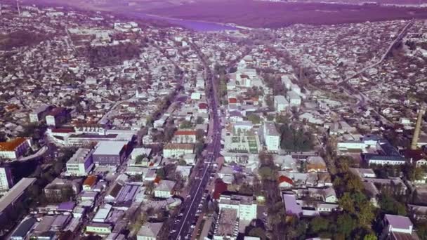 Prise Vue Aérienne Survolant Une Petite Ville Une Banlieue Européenne — Video