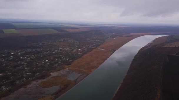 Voo Drone Sobre Rio Azul Terras Agrícolas Dniester River República — Vídeo de Stock