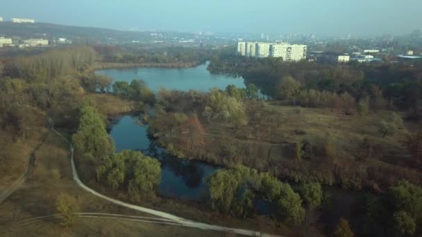 Luchtfoto Beeldmateriaal Echo Park Lake Kishinev Republiek Van Moldova Uitzicht — Stockvideo