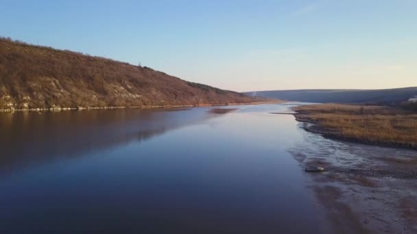 Blauwe Rivier Wateroppervlak Luchtfoto Van Drone Dnjestr River Moldavië Republiek — Stockvideo