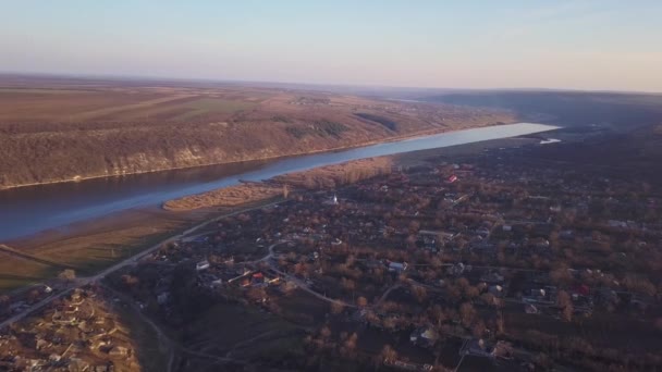 Arial Utsikt Över Floden Och Liten Vid Solnedgången Dnjestr Floden — Stockvideo