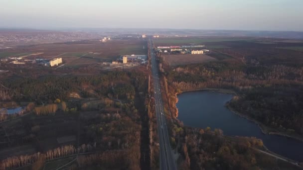 Вид Повітряні Політ Над Величезним Шосе Заході Урбаністичних Пейзажів Молдова — стокове відео