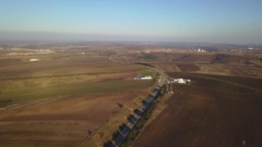 Havadan görünümü banliyö yol alanlar arasında. Moldova Cumhuriyeti.