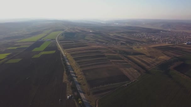 Vista Aérea Carretera Suburbana Entre Campos República Moldova — Vídeos de Stock