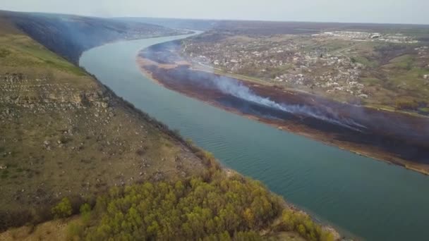 Vista Arial Sobre Rio Pequena Aldeia Incêndios Rio Dniester República — Vídeo de Stock