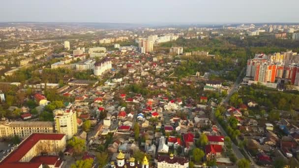 Stock Film Aerial Visa Staden Kishinev Flygning Över Byggnaderna Och — Stockvideo