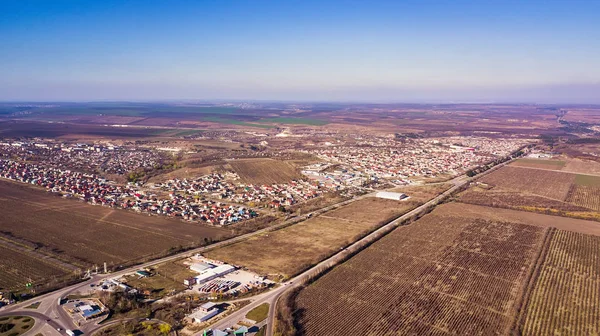 Vista aérea del dron de vídeo de una carretera . — Foto de Stock