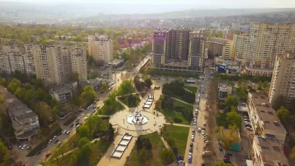 キシエフ市2019年4月ストック映像航空ビュー都市キシエフ 公園上空飛行 — ストック動画