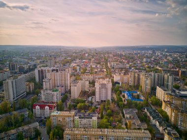 Kishinev şehrinin havadan drone görünümü