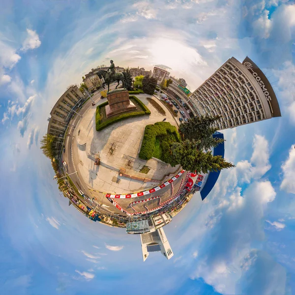 Kishinev, Moldova. April, 2019. Spherical panorama view on the district of Kishinev — Stok fotoğraf