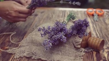 bağcıkçı eller kadın lavanta