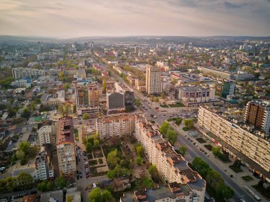 Kishinev şehrinin havadan drone görünümü