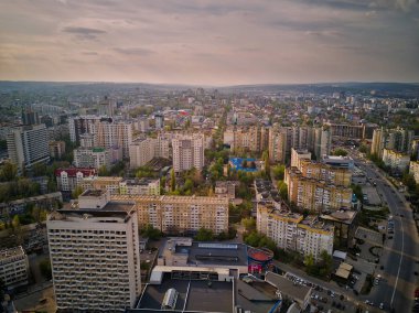 Kishinev şehrinin havadan drone görünümü