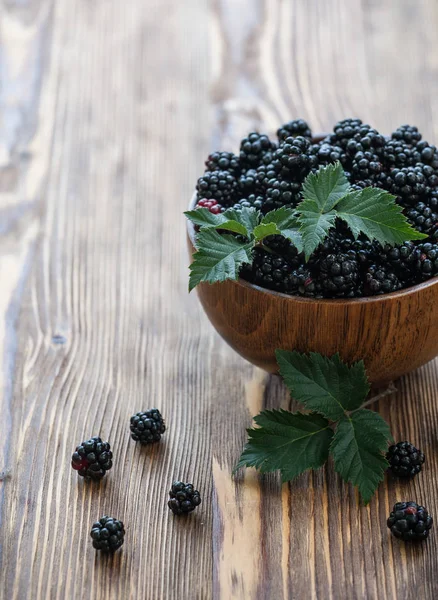 Sweet blackberry in bowl — Stock Photo, Image