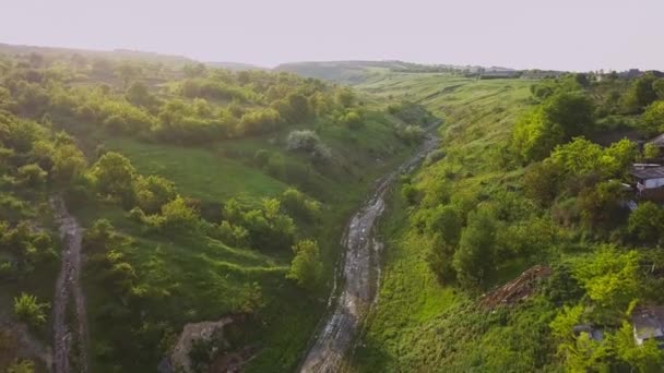 Vliegen Een Klein Dorp Met Dikke Greens Republiek Moldavië — Stockvideo