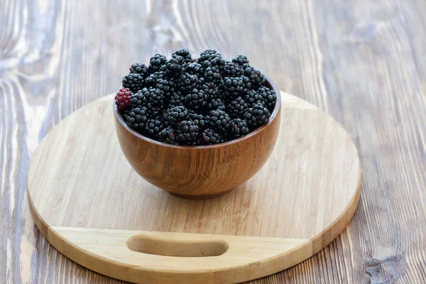 Sweet blackberry in bowl — Stock Photo, Image