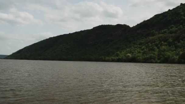 Vista Desde Lancha Sobre Río Movimiento — Vídeo de stock