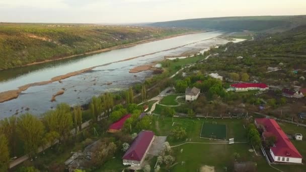 Arieel Uitzicht Rivier Het Kleine Dorpje Dnjestr Rivier Van Moldavië — Stockvideo