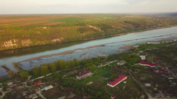 Arieel Uitzicht Rivier Het Kleine Dorpje Dnjestr Rivier Van Moldavië — Stockvideo