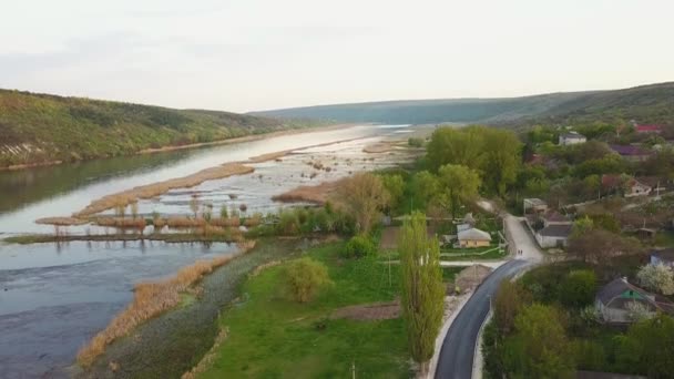 Vista Arial Sobre Rio Pequena Aldeia Rio Dniester República Moldávia — Vídeo de Stock