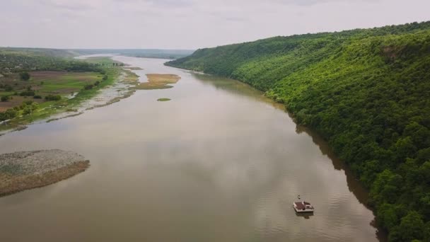 Latanie Nad Rzeką Słoneczny Letni Dzień Dniestru Republika Mołdawii — Wideo stockowe
