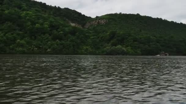 Vista Desde Lancha Sobre Río Movimiento — Vídeo de stock