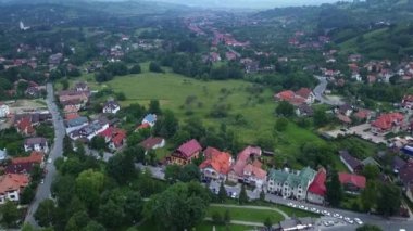 Ortaçağ Bran Kalesi, Dracula efsanesi, Brasov, Transylvania içinde Dracula Kalesi için bilinen havadan Panorama görünümü. Romanya.