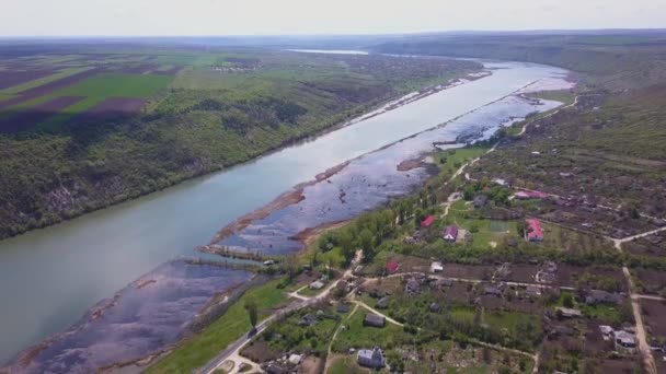 Arieel Uitzicht Rivier Het Kleine Dorpje Dnjestr Rivier Van Moldavië — Stockvideo