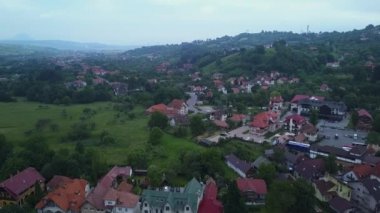 Ortaçağ Bran Kalesi, Brasov, Transilvanya Dracula Kalesi havadan Panorama görünümü. Romanya.