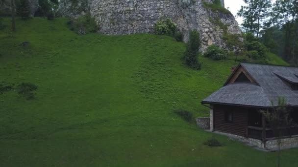 Ortaçağ Bran Kalesi Brasov Transilvanya Dracula Kalesi Havadan Panorama Görünümü — Stok video