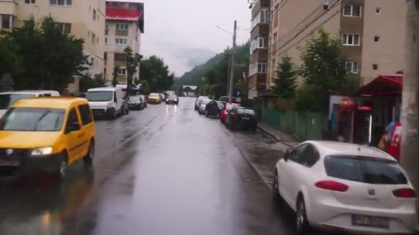 Pohled Dálnici Přes Mokré Čelní Sklo Jeď Deštivého Dne Cestování — Stock video