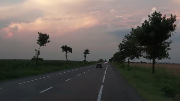 Fpv Jazda Wzdłuż Autostrady Widok Drogi Okna Samochodu Samochody Idą — Wideo stockowe