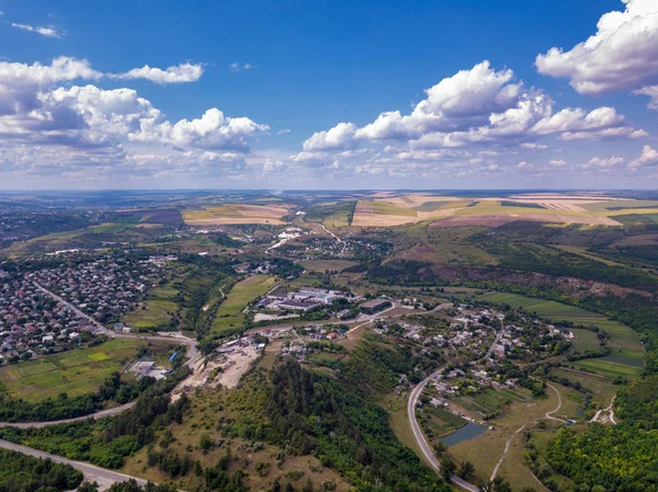 Luchtfoto over een klein dorp — Stockfoto