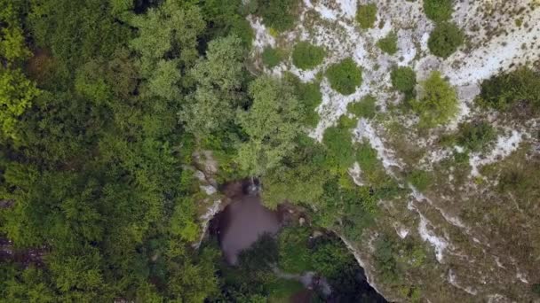 Flight Smalll Waterfall Green Forest Filmed Drone 30Fps — Stock Video