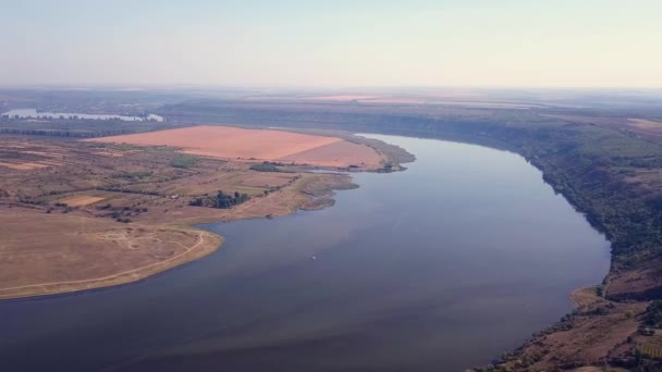 Vista Superior Rio Dnestr Dniester Outono Rio Envolve Campo Amarelo — Vídeo de Stock