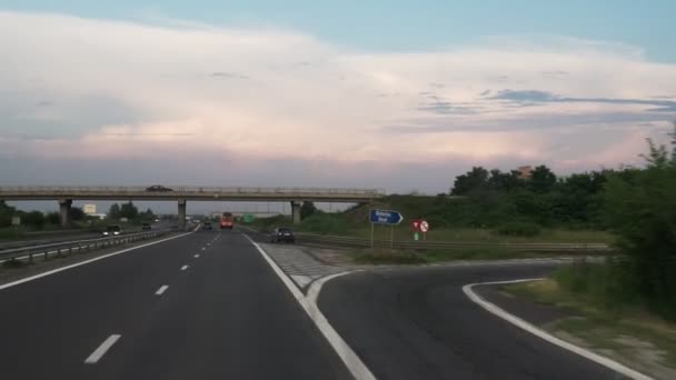 Fpv Conduciendo Por Carretera Vista Carretera Desde Ventana Del Coche — Vídeo de stock