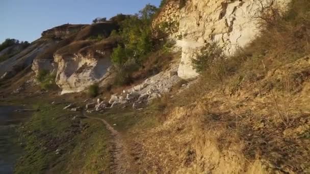 Schwenk Nahaufnahme Einzigartiger Natürlicher Felsformationen Einem Schönen Sommertag — Stockvideo