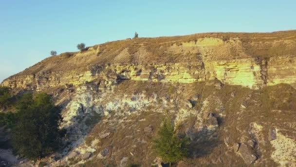 Vista Aérea Drone Volando Hacia Adelante Sobre Los Campos Piedra — Vídeos de Stock