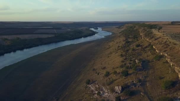 Vlucht Rivier Bij Zonsondergang Herfst Moldavië Republiek Van Molovata Dorp — Stockvideo