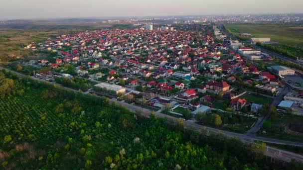 Kishinev Şehrinin Varoşlarındaki Bir Alt Birimde Uçuşu Moldova Cumhuriyeti — Stok video