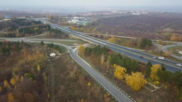 Aerial View Flying Stunning Fall Nature Och Road Running Picturesque — Stockvideo
