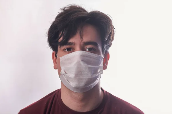 Homem Com Uma Máscara Médica Fecha Retrato Cuidados Médicos Sintomas — Fotografia de Stock