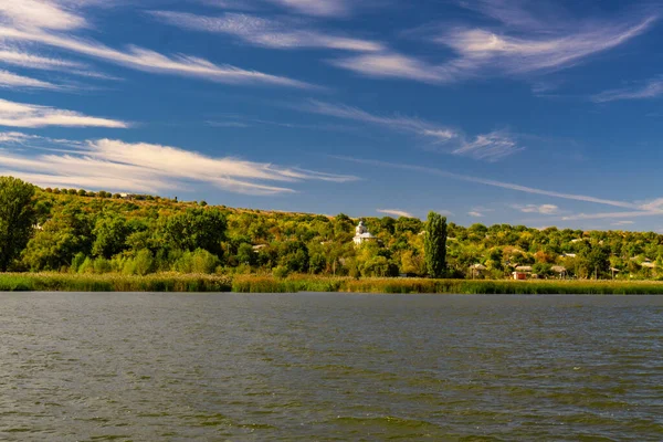 Маленькая Деревня Берегу Реки Республика Молдова — стоковое фото