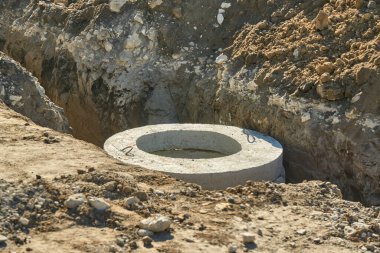 İnşaat alanında, kanalizasyonda, iletişimde...,