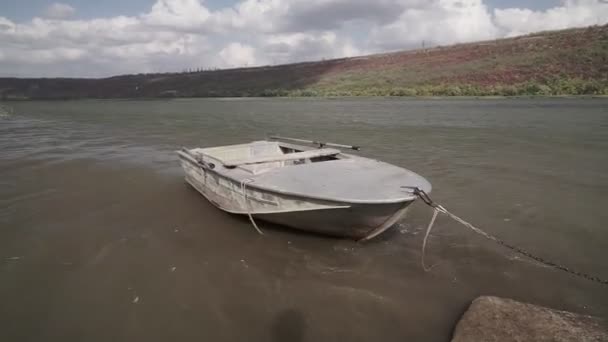 Old Metal Fishing Boat Moored Shallow Waters River — Stock Video