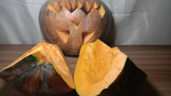 Calabaza Cara Primer Plano Con Ojo Boca Para Halloween — Foto de Stock